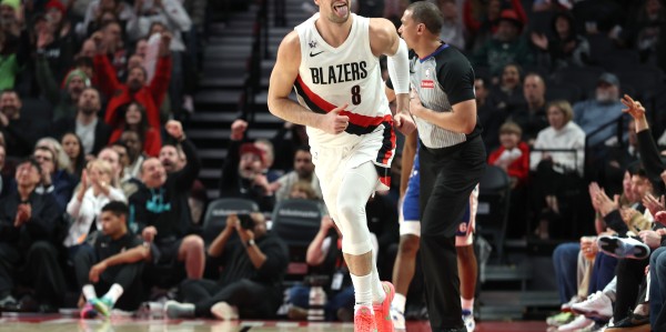 开云体育app官网-NBA彩经：黄蜂一飞冲天灭火晋级下一轮 太阳主场发力挑落开拓者