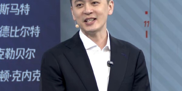 杨鸣离职后状态极佳，黑眼圈消失，解说完NBA还将参加杯赛开幕式