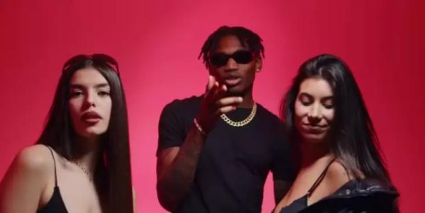 音乐比足球更能表达自己 莱昂变身歌手Way 45